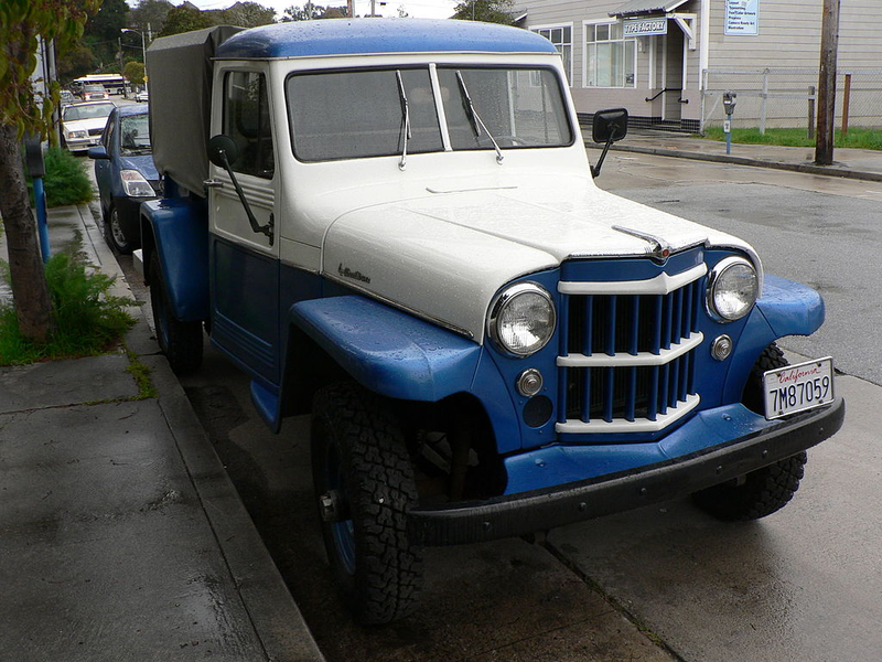 This V-shaped grille is the third design used for the Jeep Truck (and Willys Wagon), simplified from 5 horizontal slats after the Kaiser merger.